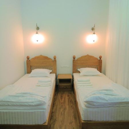 Guesthouse Muqaddam Бухара Екстер'єр фото
