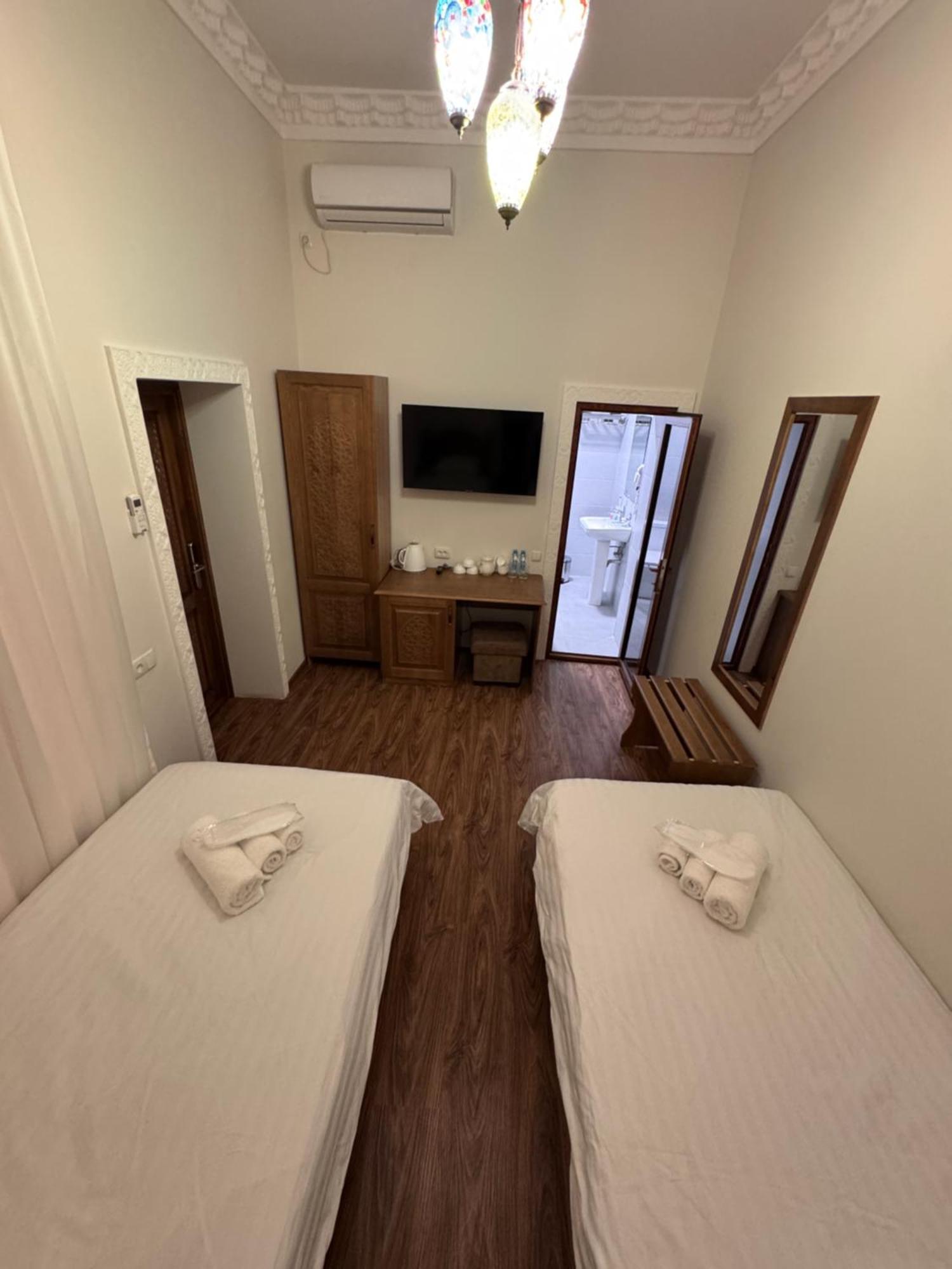 Guesthouse Muqaddam Бухара Екстер'єр фото